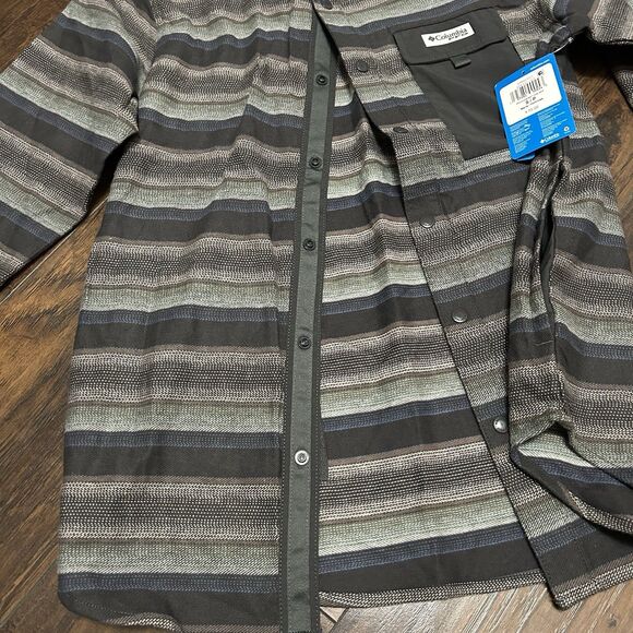 NWT Columbia PFG Men’s Uncharted Over Shirt Long Sleeve Button Up Size Small - Picture 2 of 13